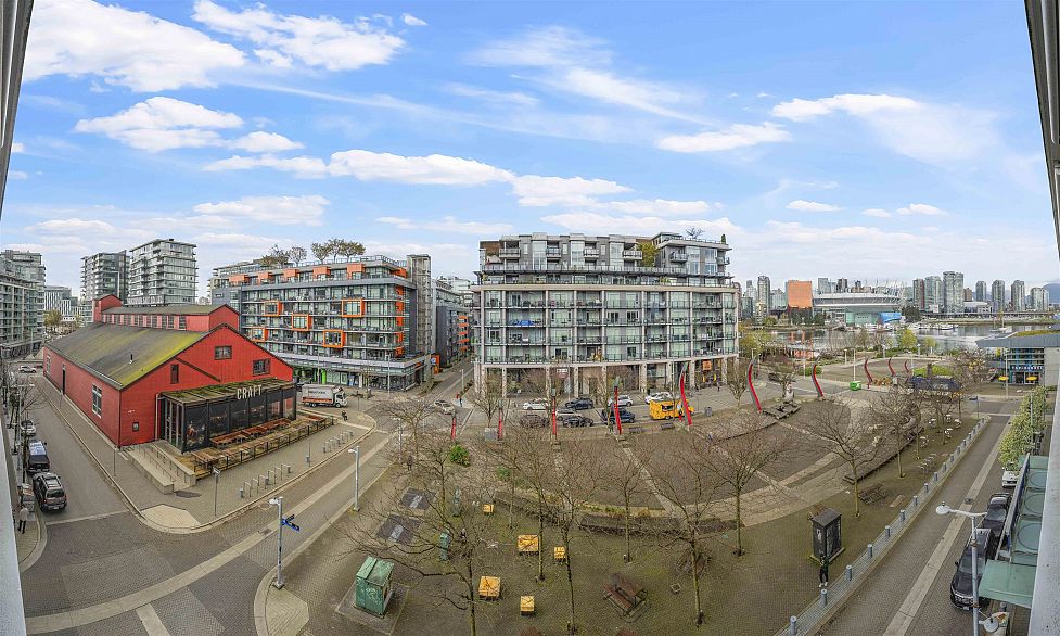 502 77 Walter Hardwick Avenue