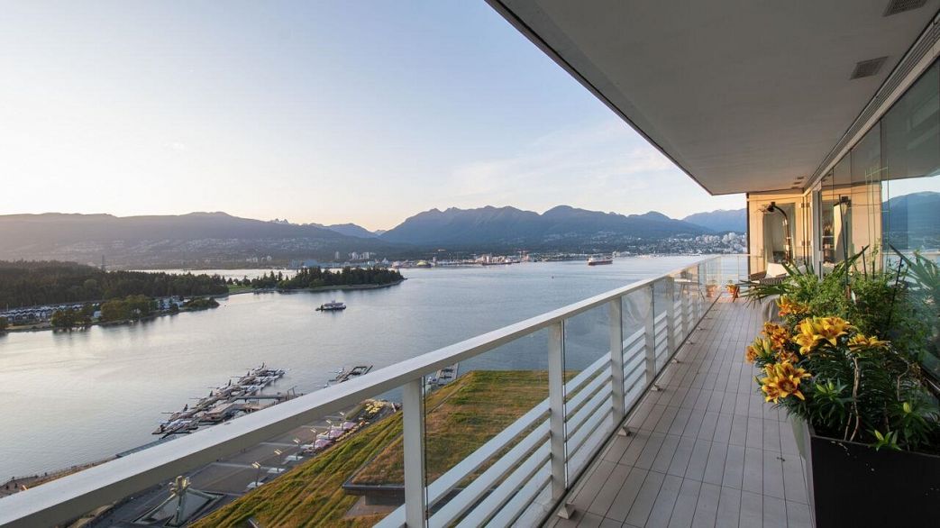 2908 1011 W Cordova Street