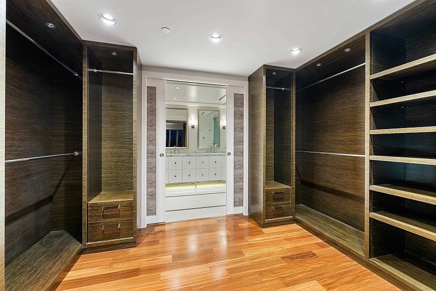 4104 667 Howe Street