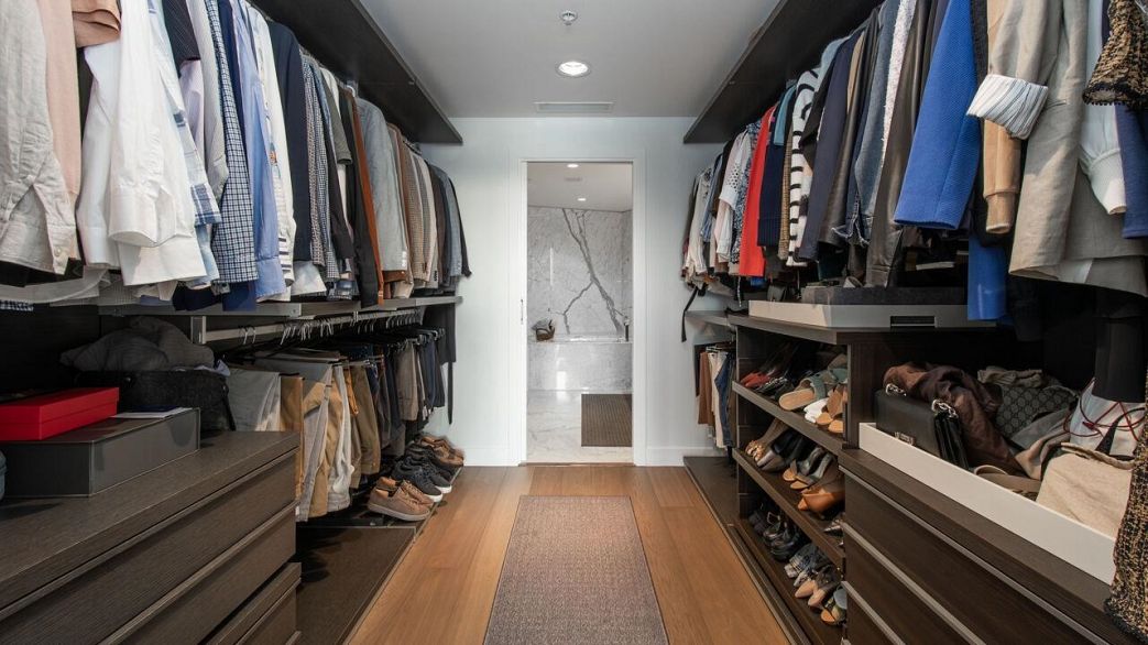 2908 1011 W Cordova Street