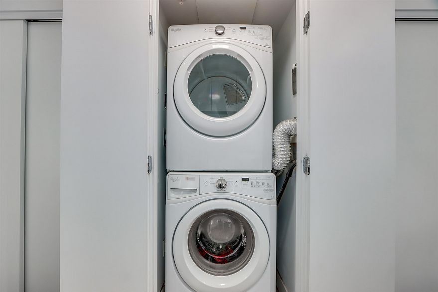 204 231 E Pender Street