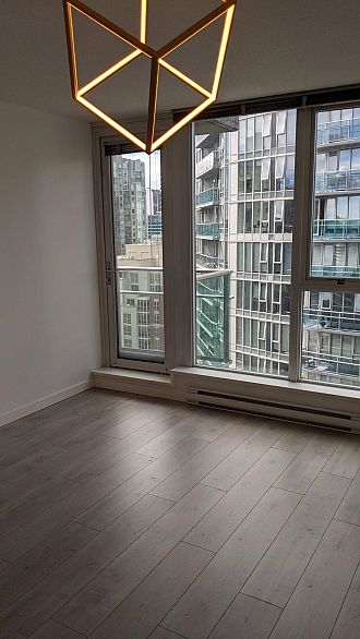 2201 233 Robson Street