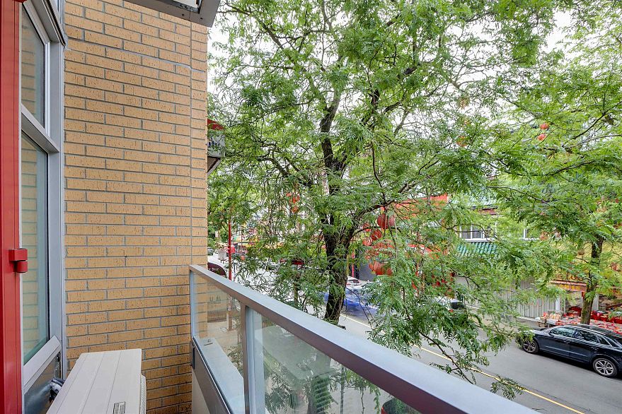 204 231 E Pender Street