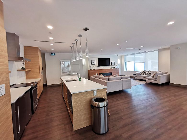 607 8580 River District Crossing