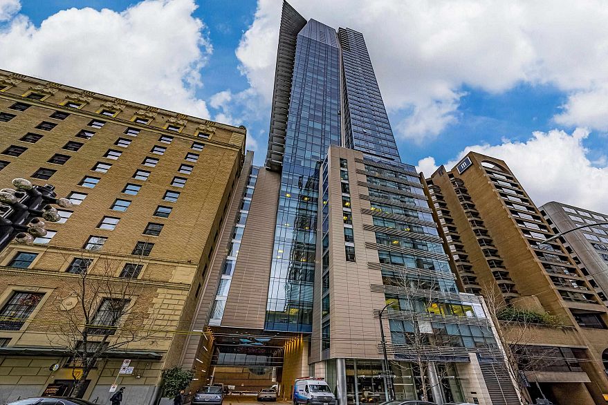 4104 667 Howe Street