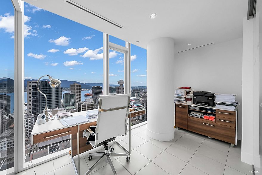 3002 667 Howe Street