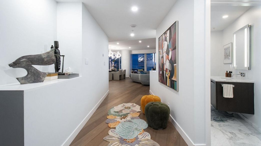 2908 1011 W Cordova Street