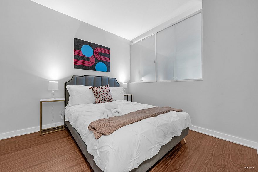 406 1249 Granville Street