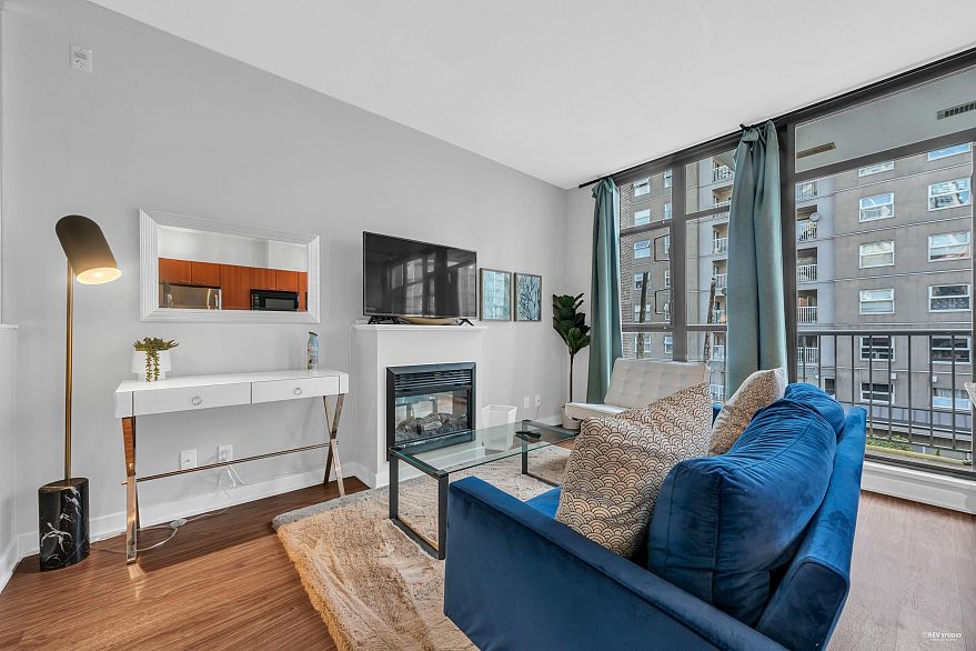 406 1249 Granville Street