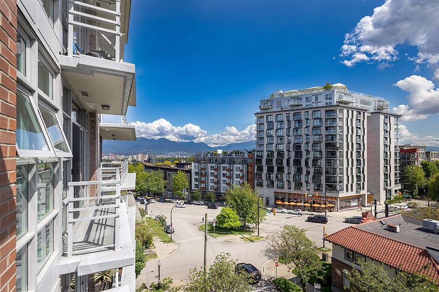 611 298 E 11th Avenue