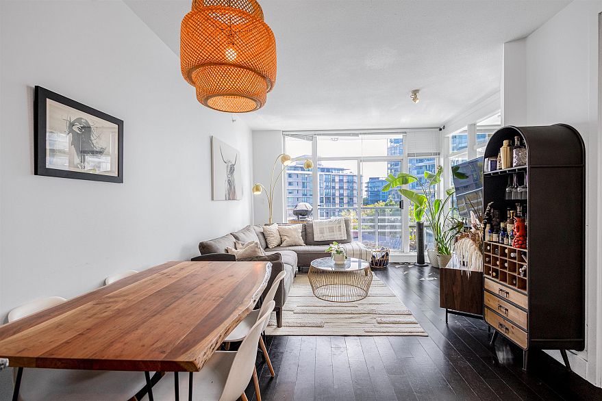 611 298 E 11th Avenue