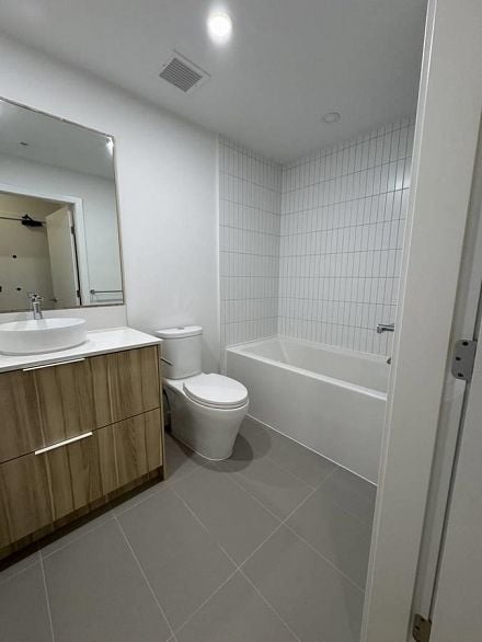 1FL 2450 GARDEN DRIVE, Vancouver BC V5N 0K1