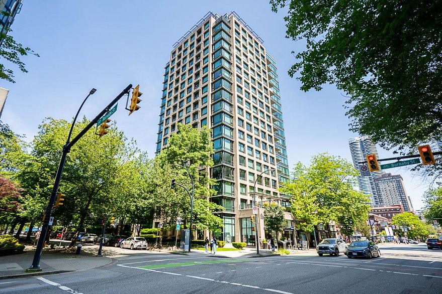 1202 1003 Burnaby Street