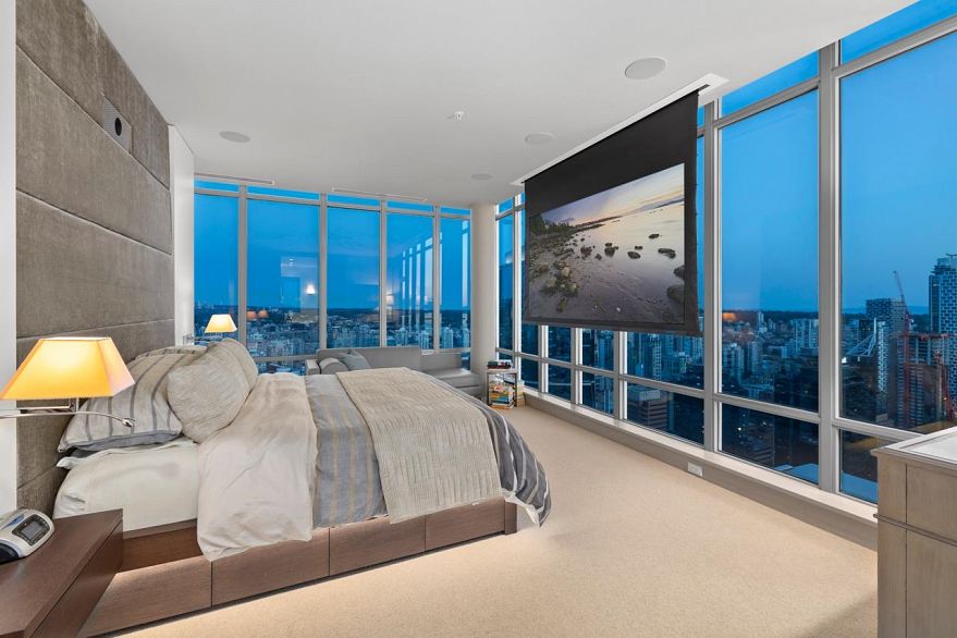 PH1 1028 Barclay Street