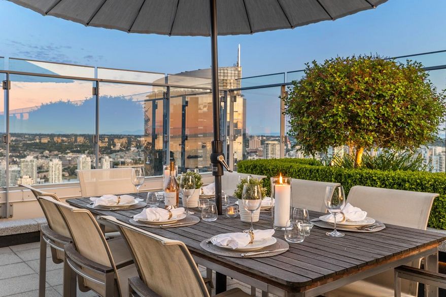 PH1 1028 Barclay Street