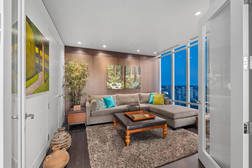 PH1 1028 Barclay Street