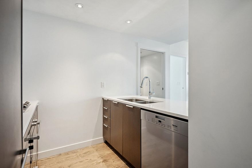 502 110 Switchmen Street