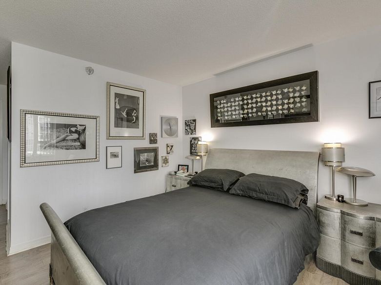 802 1199 Marinaside Crescent