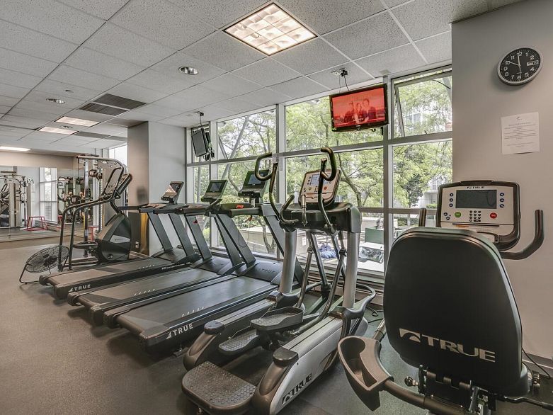 802 1199 Marinaside Crescent