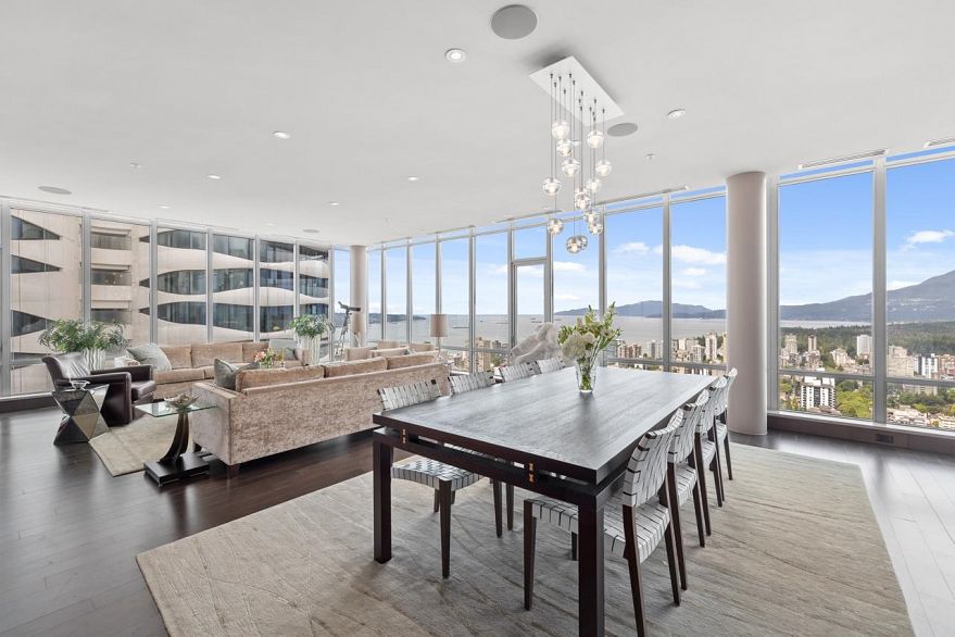 PH1 1028 Barclay Street