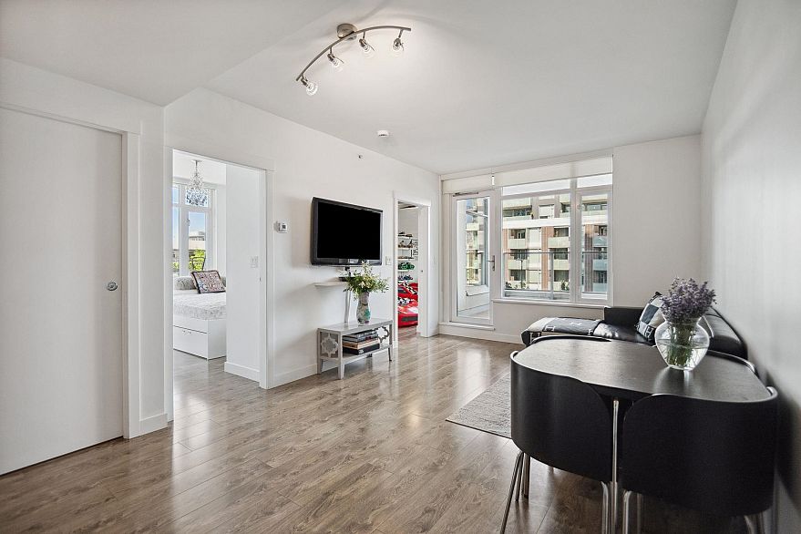 502 110 Switchmen Street