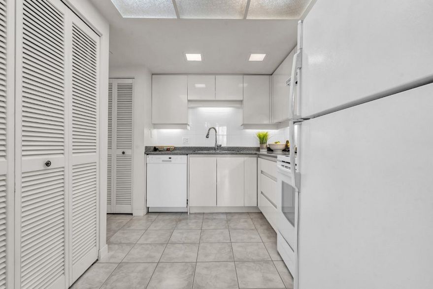 512 4900 Cartier Street