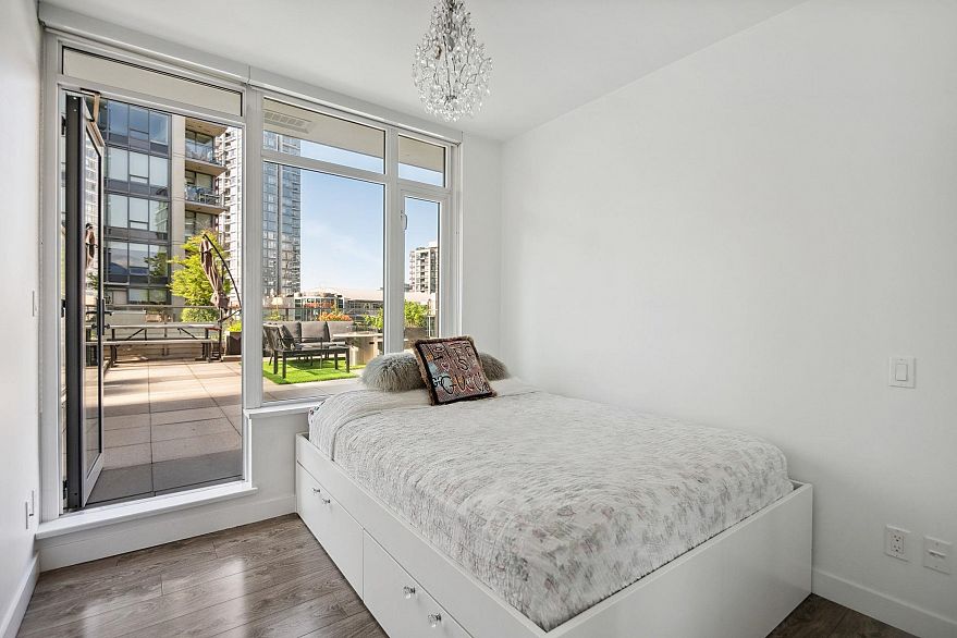 502 110 Switchmen Street