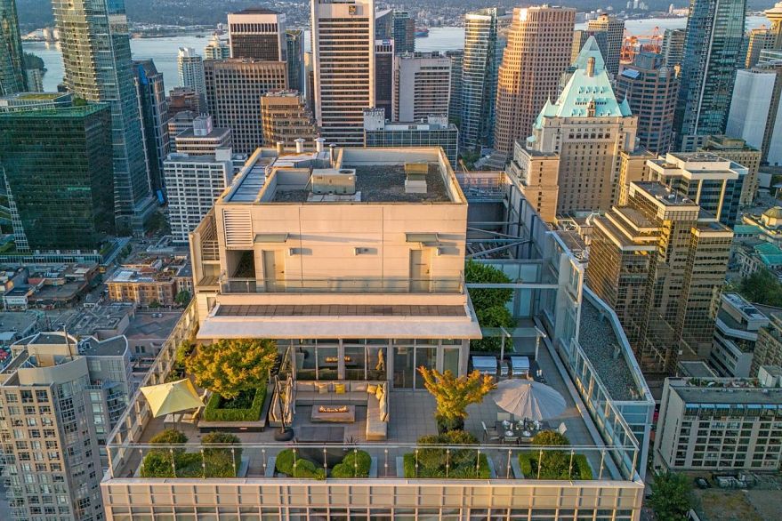 PH1 1028 Barclay Street