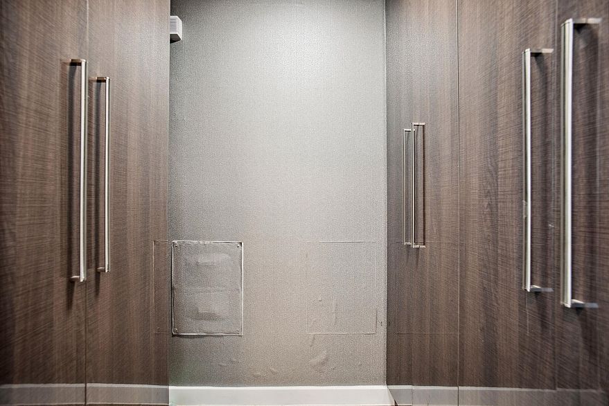 1005 583 Beach Crescent