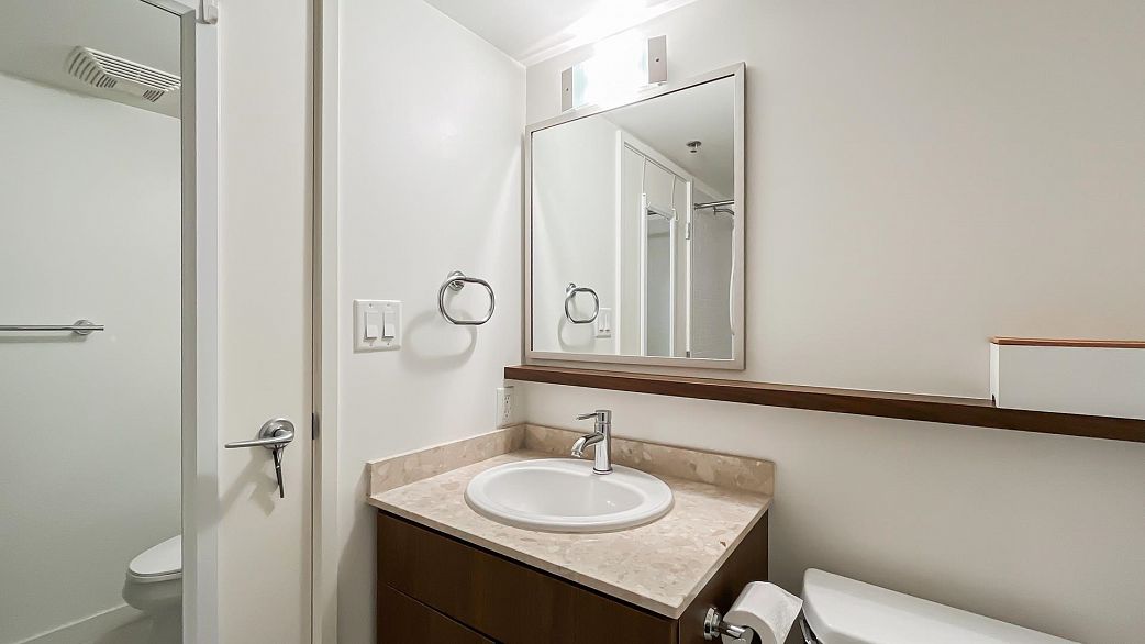 809 822 Seymour Street