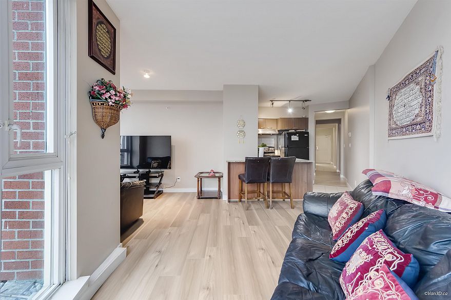 609 4028 Knight Street