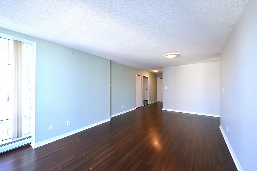 2002 1201 Marinaside Crescent