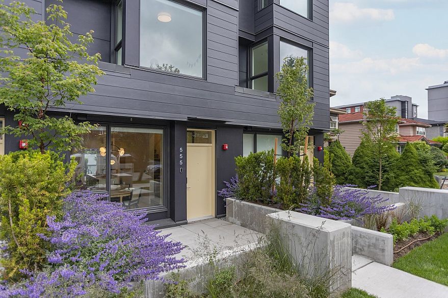 557 W 26th Avenue