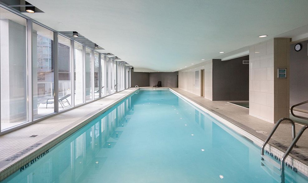 1005 583 Beach Crescent