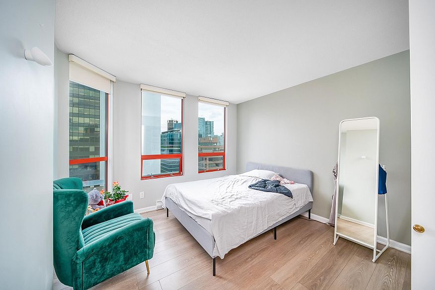 1604 811 Helmcken Street