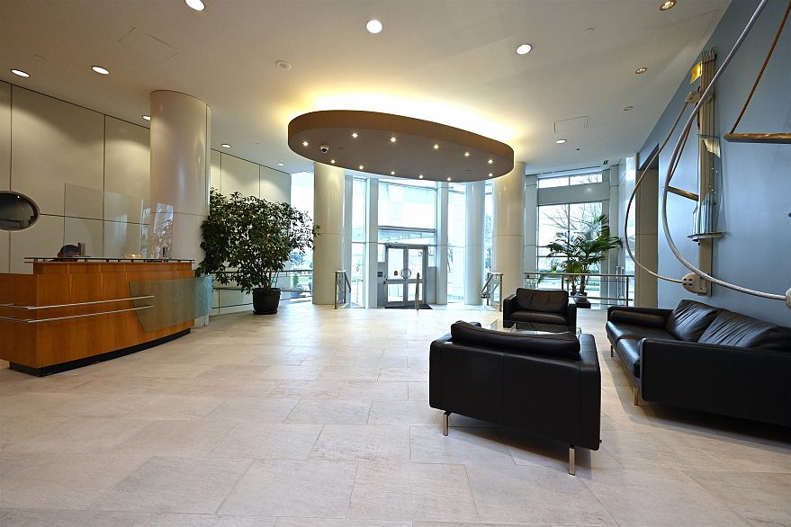 2002 1201 Marinaside Crescent