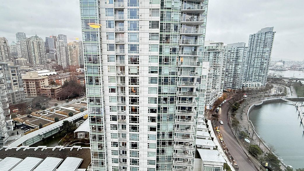 2002 1201 Marinaside Crescent