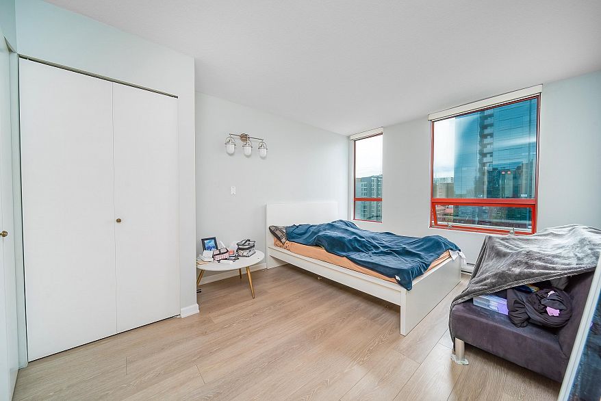 1604 811 Helmcken Street