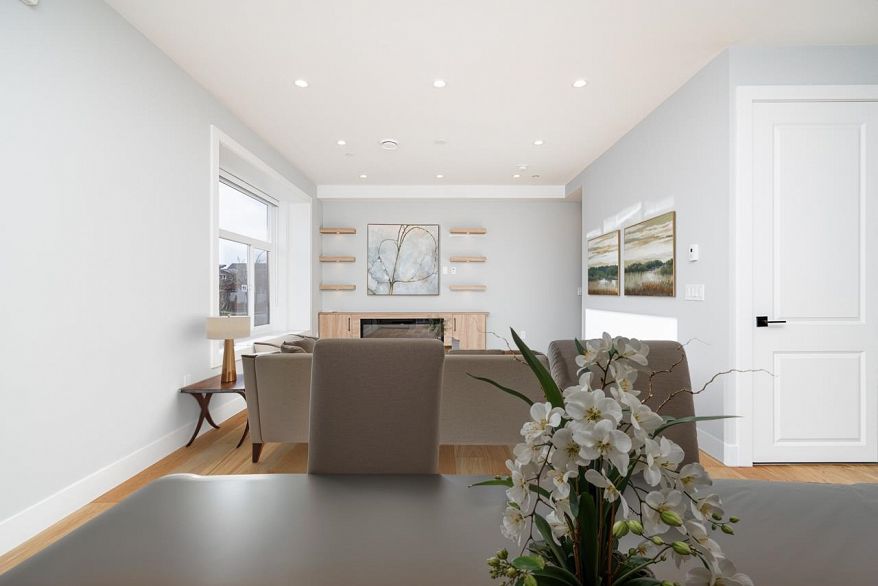 2705 Dundas Street