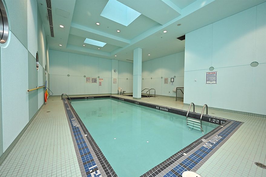 2002 1201 Marinaside Crescent