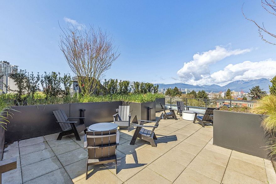 316 2520 Guelph Street