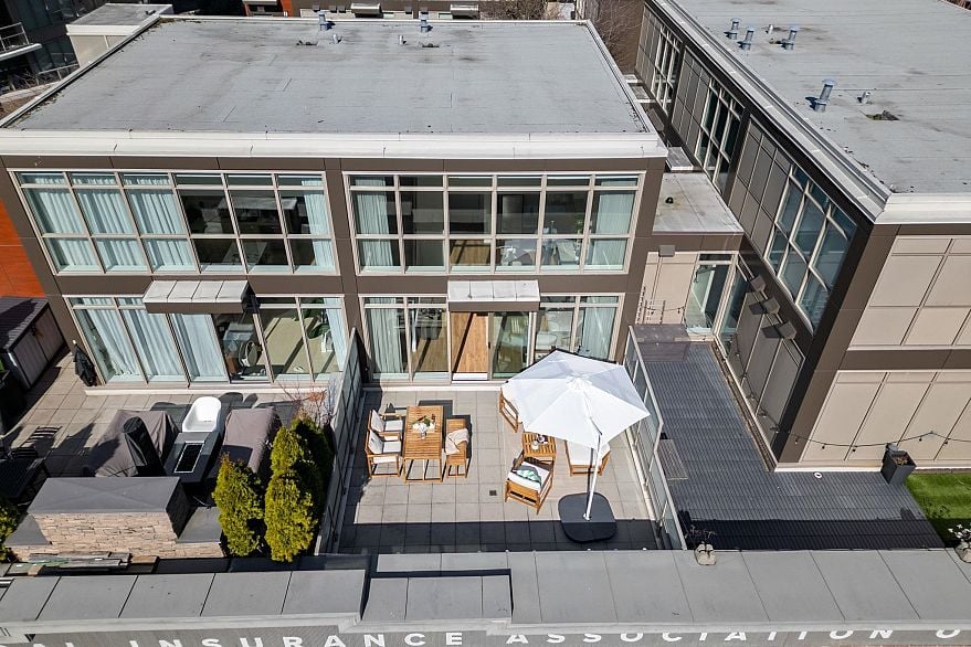 310 429 W 2nd Avenue