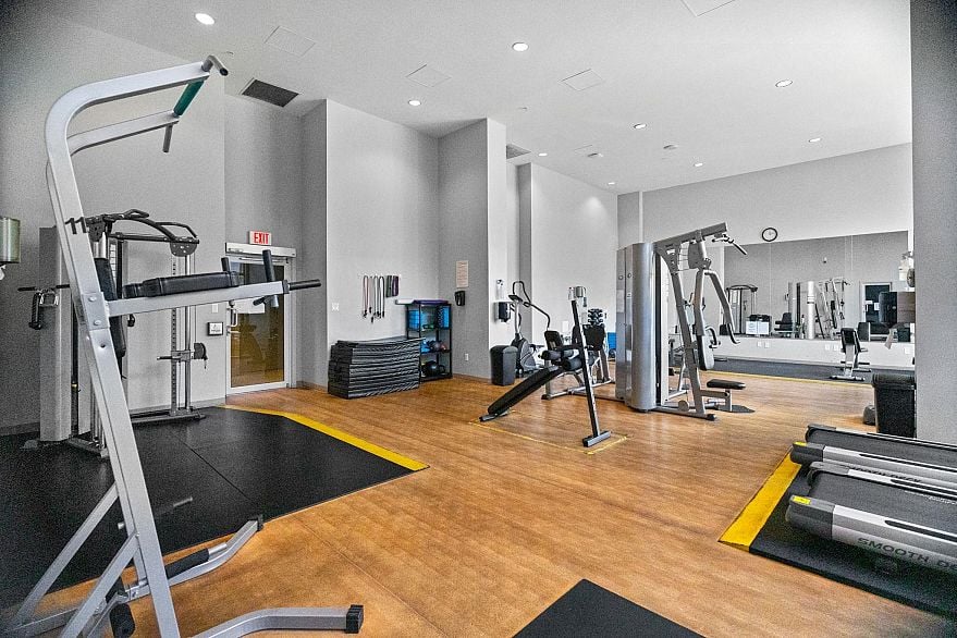 310 429 W 2nd Avenue