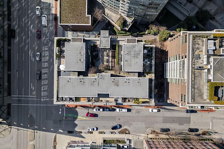 310 429 W 2nd Avenue