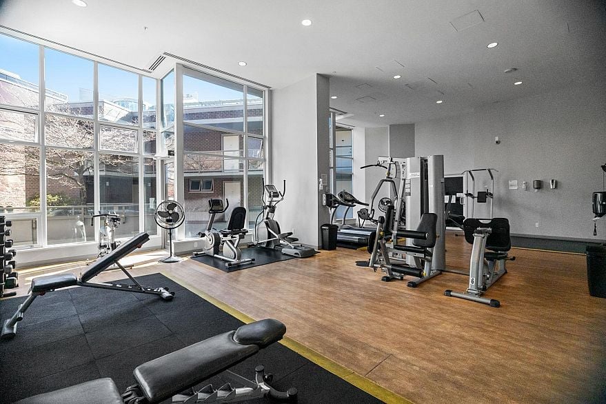 310 429 W 2nd Avenue