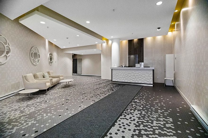 310 429 W 2nd Avenue