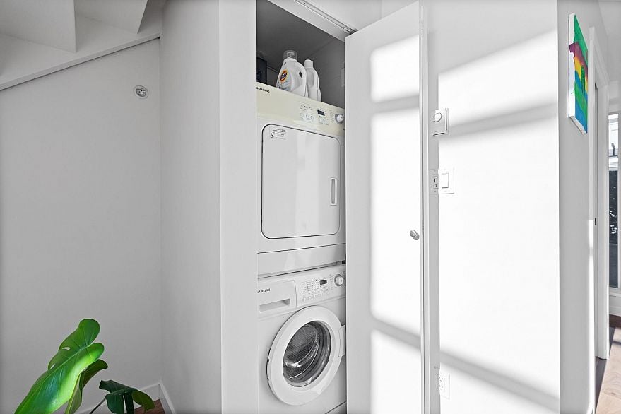 310 429 W 2nd Avenue