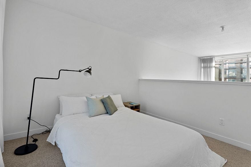 310 429 W 2nd Avenue