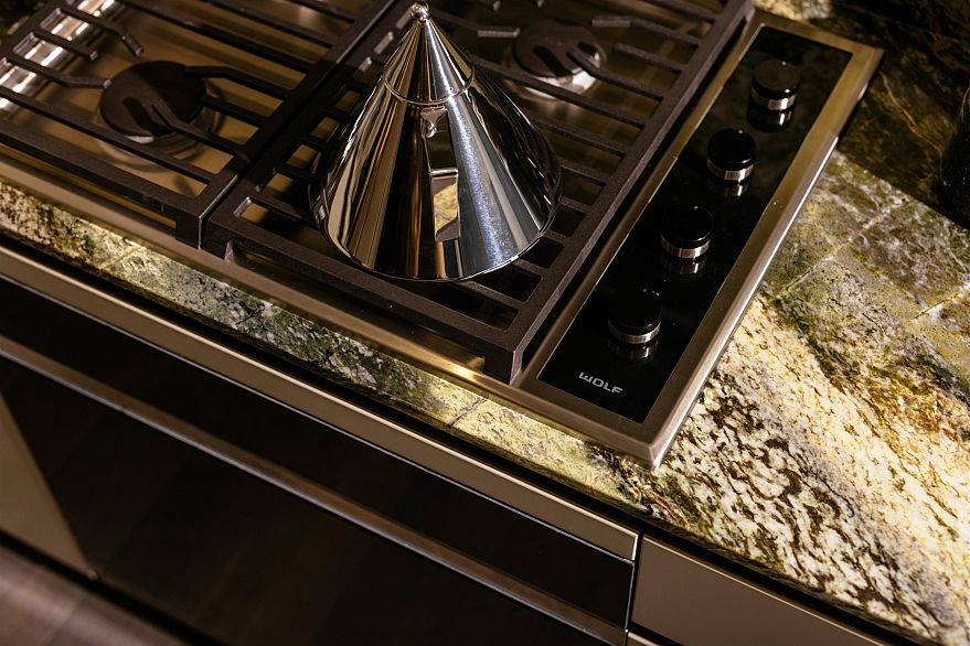 1403 1818 Alberni Street