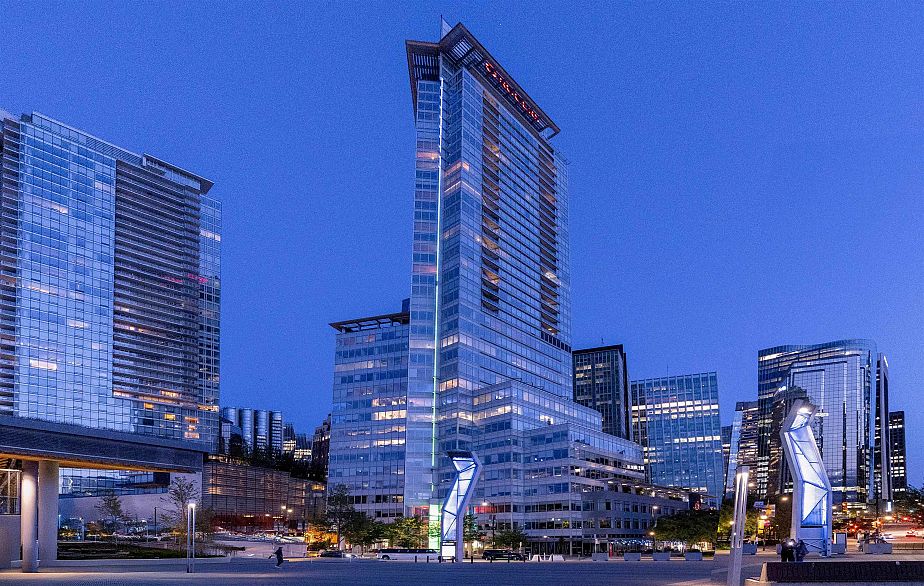 3405 1077 W Cordova Street